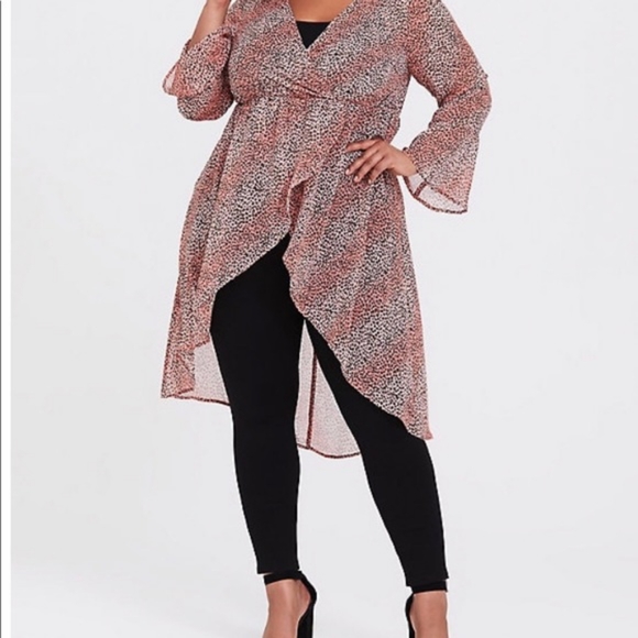 HOST PICK Torrid's Pink Leopard Chiffon Top 1X - Picture 2 of 6